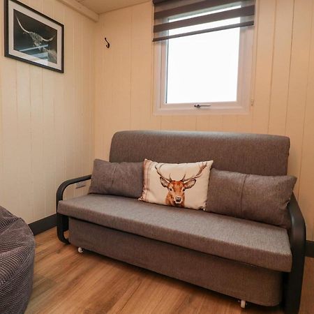 Hillcrest Shepherds Hut Престон Экстерьер фото